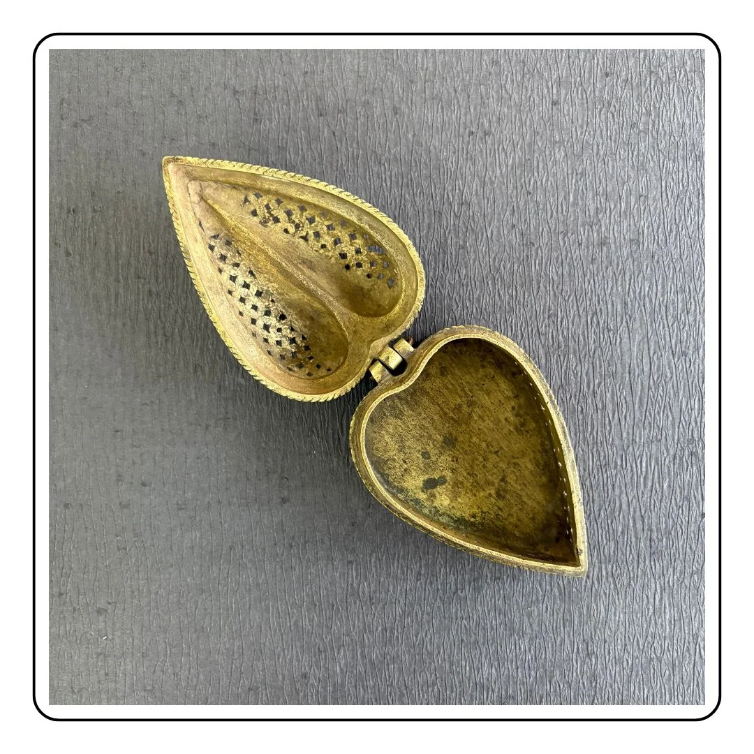 Brass Deccan Heart Box - LIMITED EDITION - Sattva Best of India - Brass Deccan Heart Box picture 4