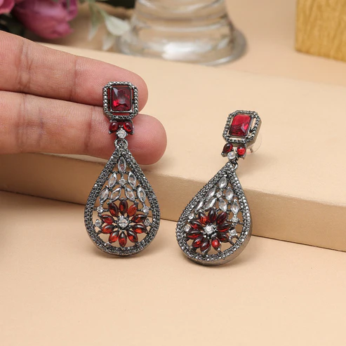 maroon color fashion earrings